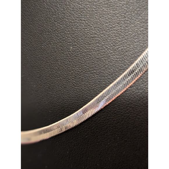 925 Sterling Silver High Shine 1/8" Wide Herringbone Chain 20.5" Necklace - Picture 2 of 7